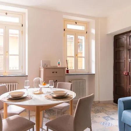 Appartement Beautiful Spacious Flat In The Old Town Of *