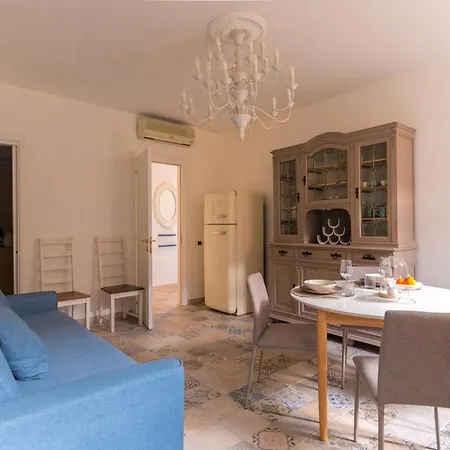 Beautiful Spacious Flat In The Old Town Of