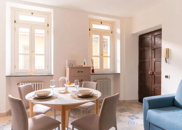 Апартаменты Beautiful Spacious Flat In The Old Town Of *